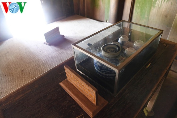 a look at president ho chi minhs house throughout his childhood