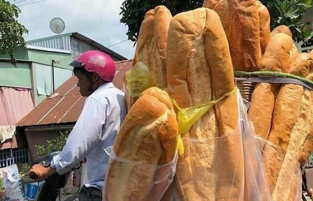 vietnamese giant loaves of bread attract worldwide attention