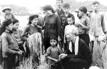 President Ho Chi Minh in the eyes of foreign friends