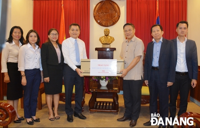 Da Nang city donates 5,000 antibacterial masks to Laos
