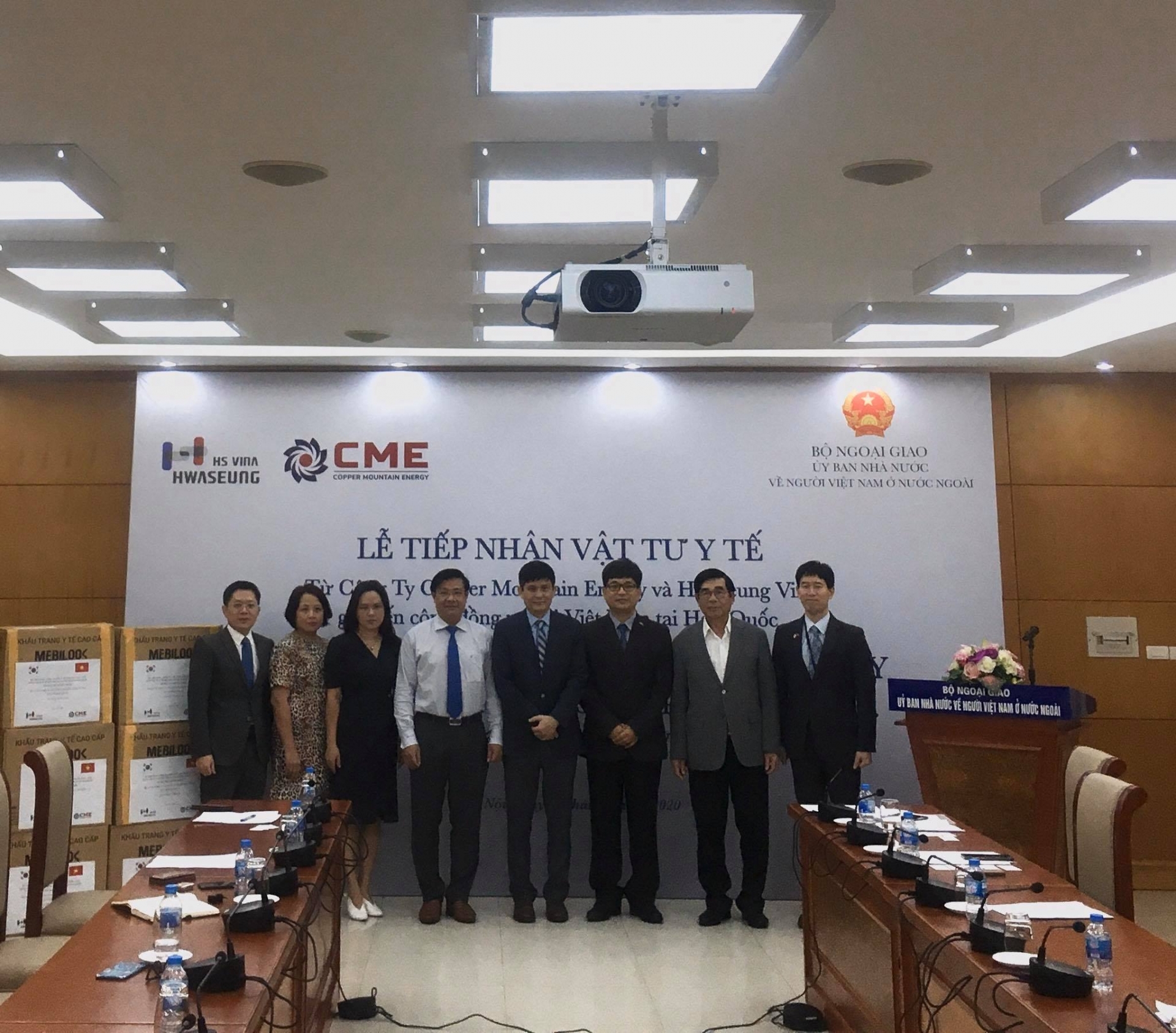 CME and HSV donate 25.000 face mask to Vietnamese community in RoK
