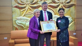 Operation Smile honored for bringing smiles to 10,000 Vietnamese children