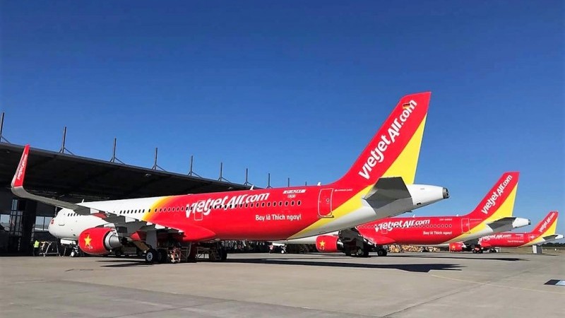 foreign investors permitted to hold 34 percent stake at vietnamese airlines