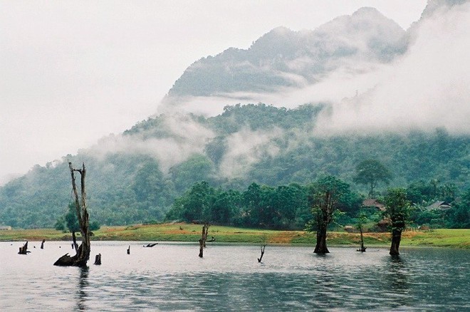the most beautiful lakes in vietnam