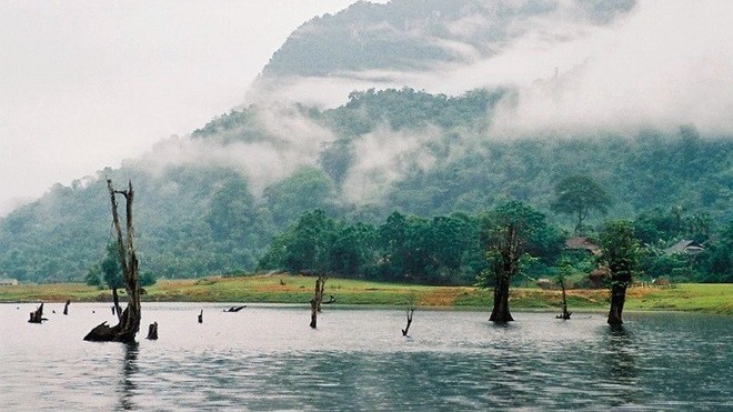 the most beautiful lakes in vietnam