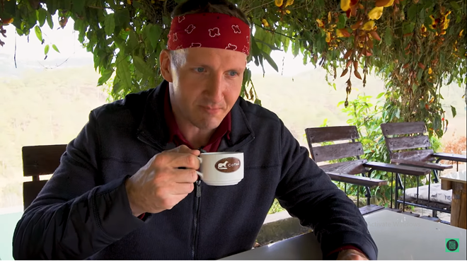 international vloggers vietnamese coffee is best in the world