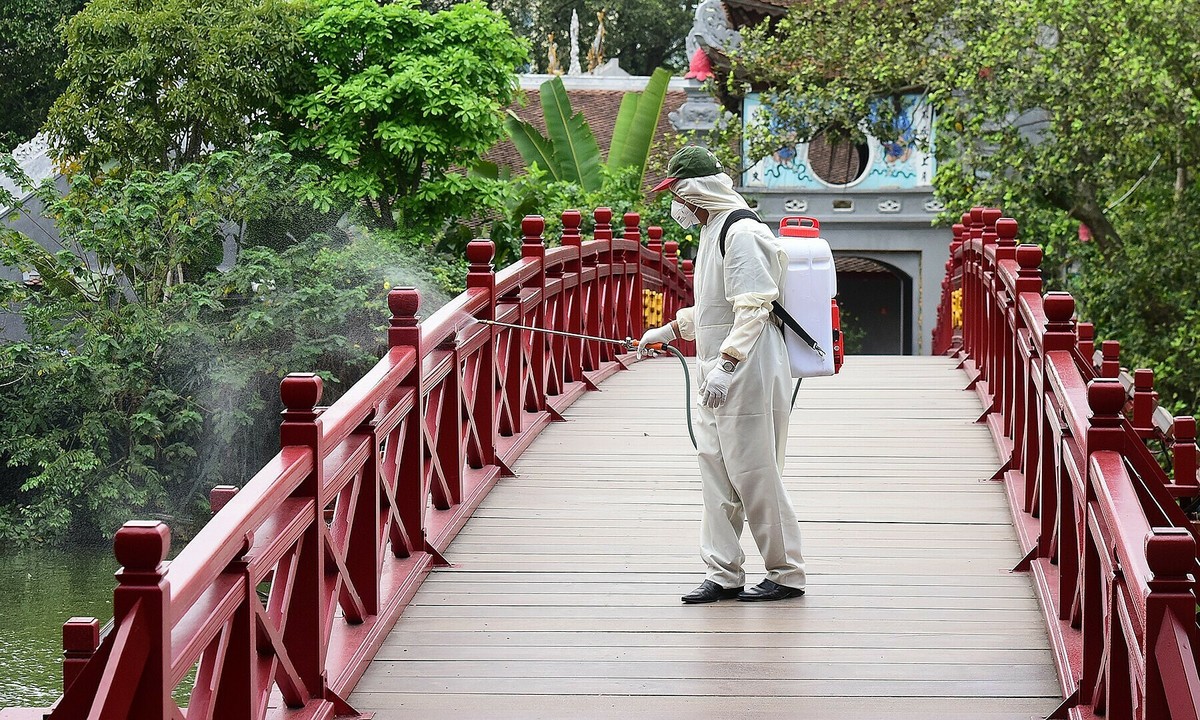 coronavirus update hanoi tourist sites close