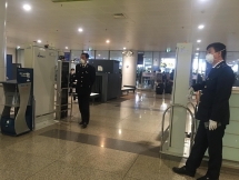 noibai customs quickly clears entry passengers luggagedue to covid 19 pandemic