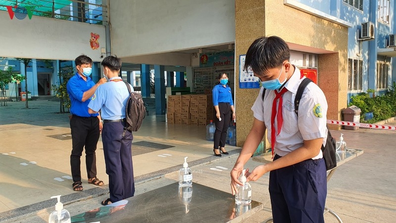 first day of children in hanoi and ho chi minh city to return schools photo story