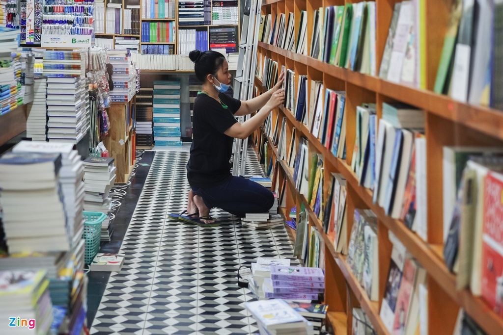 ho chi minh citys book street to be resumed its normal activities after closure due to covid 19 pandemic