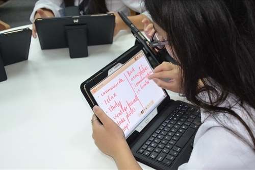 covid 19 creates opportunity for strengthening online teaching in vietnam