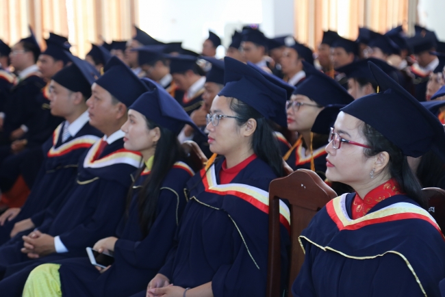 Lao students awarded master degrees by Vietnamese university