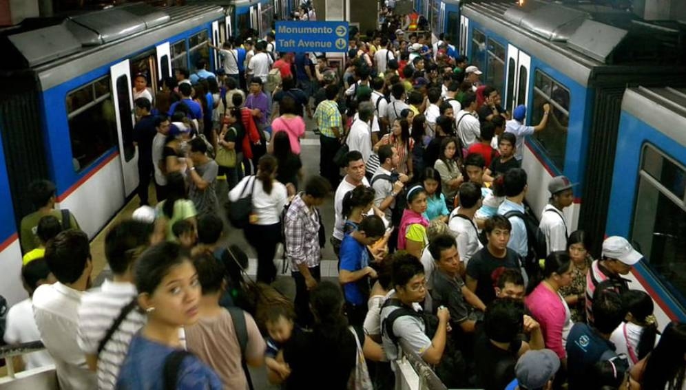 4306 asiays public transport systems limit social distancing