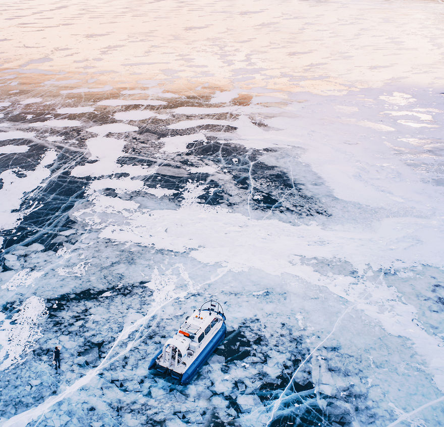 Marvelous photos of frozen lake Baikal