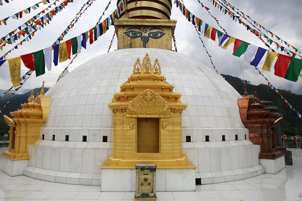 A pilgrimage to Tay Thien Pagoda