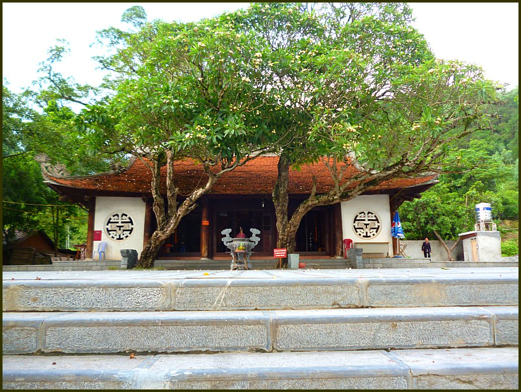 A pilgrimage to Tay Thien Pagoda