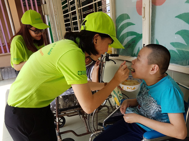 vn red cross sets up foodbank for the poor