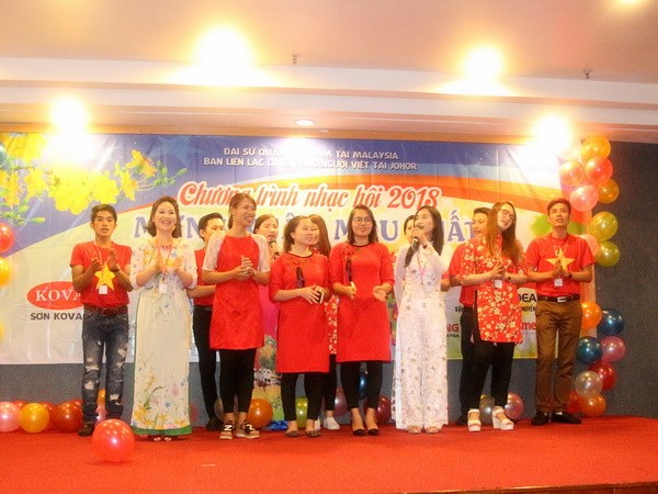 Vietnamese people in Germany, Malaysia celebrate Lunar New Year