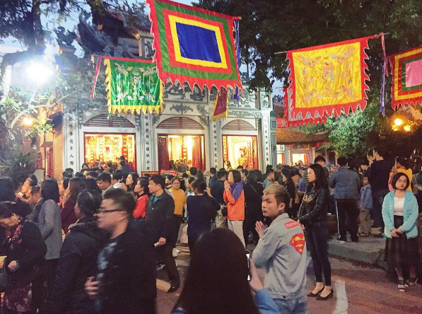 People flock to pagodas for a prosperous year ahead