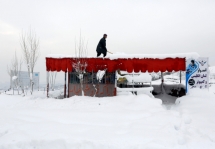 Heavy snow and avalanches in part of Afghanistan and Pakistan kill scores