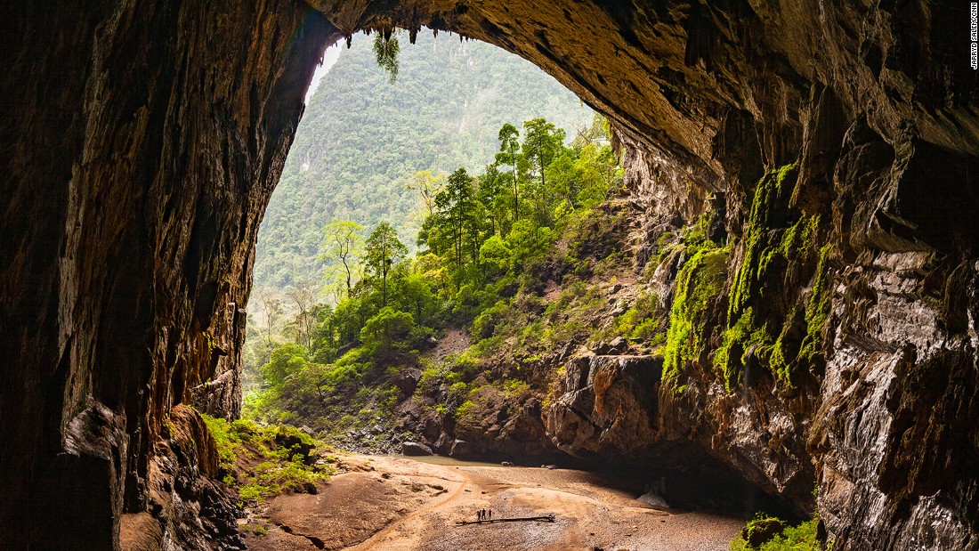 Exploring the world's largest cave Son Doong: What makes it appealing