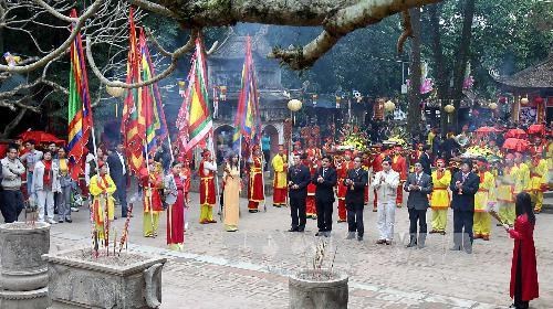 con son kiep bac spring festival opens in hai duong