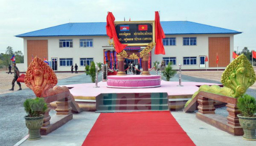 Opening Vietnam-funded military school in Cambodia
