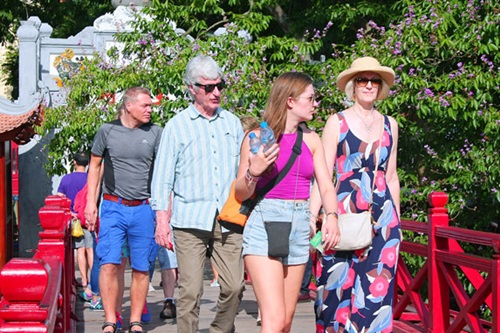 viet nam receives 143mn foreign visitors in january