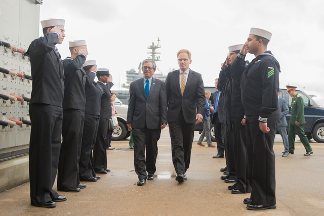 Vietnamese Ambassador to US visits aircraft carrier in Norfolk