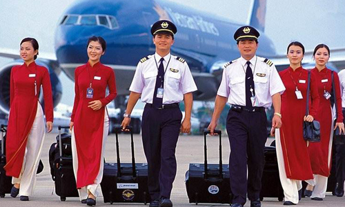 New uniforms for Vietnam Airlines meet mixed reception