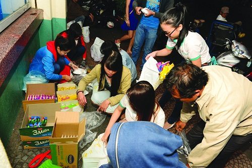 Ho Chi Minh City charity groups bring Tet to have-nots (photos)