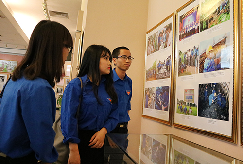 exhibition on president ho chi minh and the youth opens in hanoi