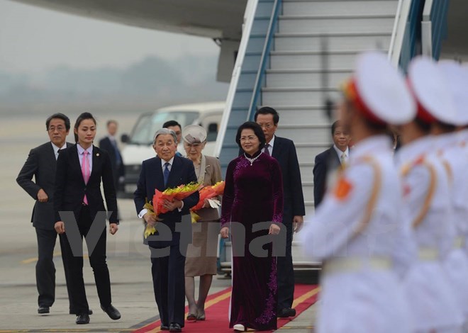 Japanese Emperor begins first-ever visit to Vietnam