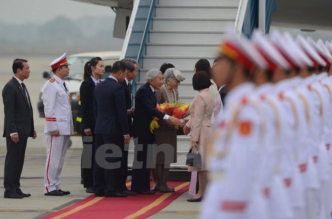 Japanese Emperor begins first-ever visit to Vietnam