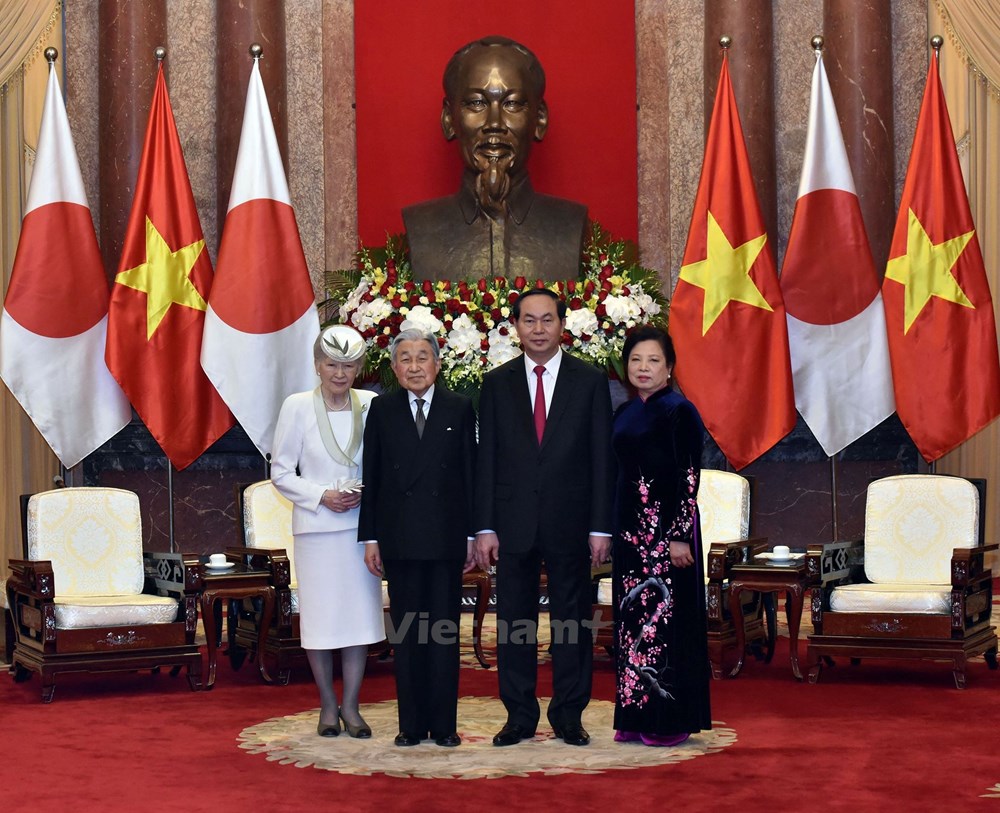 Japanese Emperor, Empress wrap up Vietnam visit