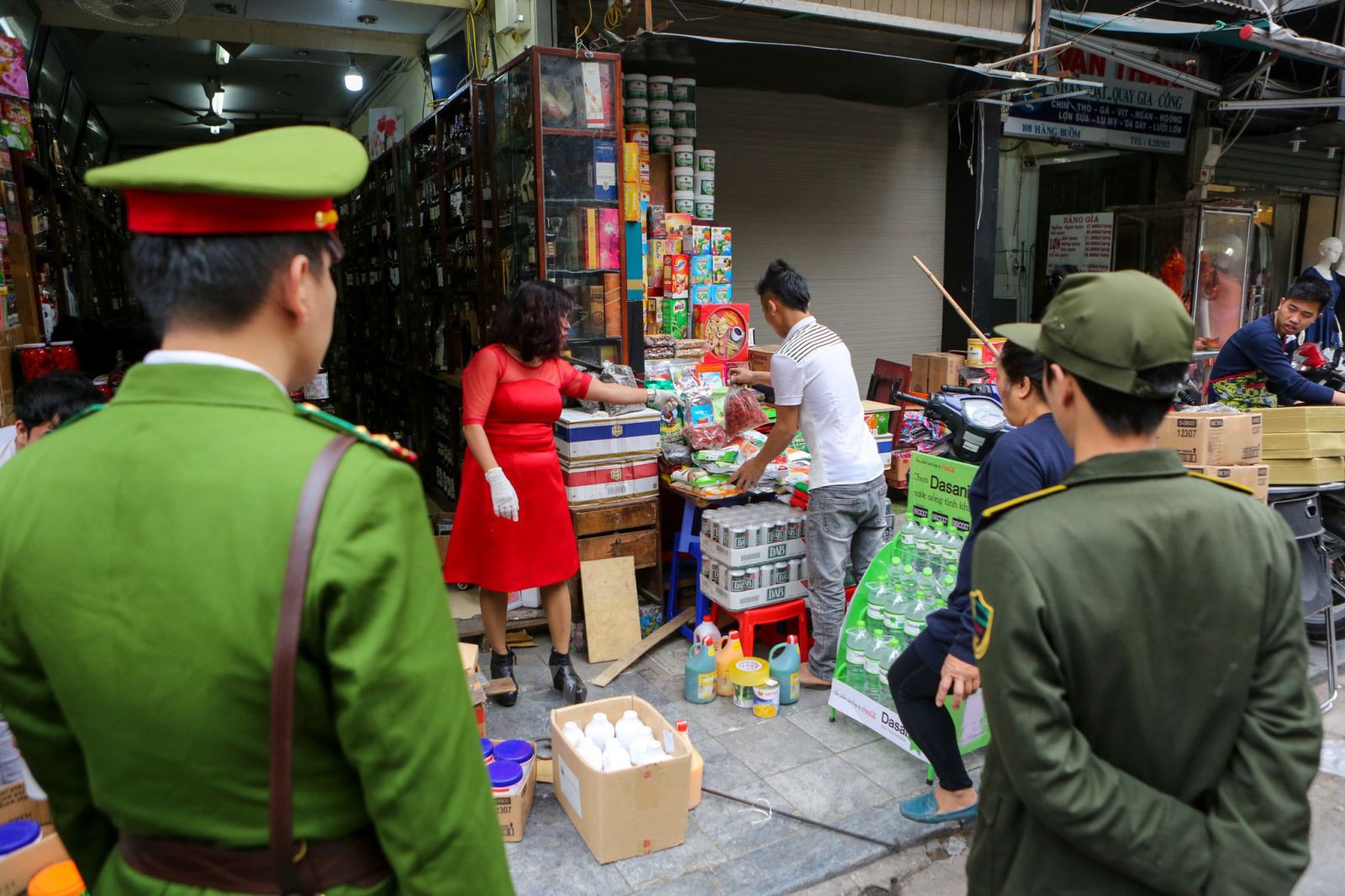 Hanoi joins HCMC to clear sidewalks of cars, beer joints