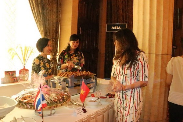 Vietnam attends culinary charity bazaar in Indonesia