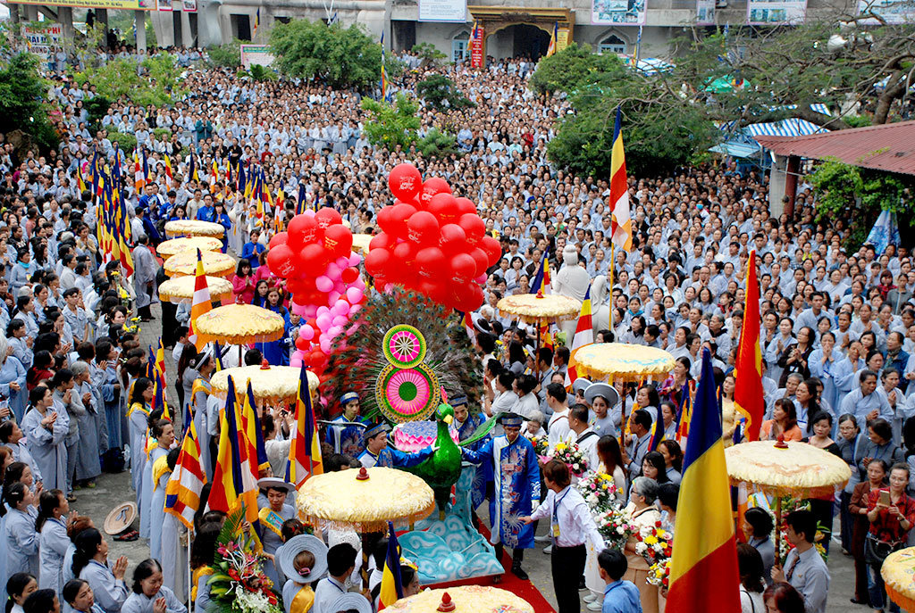 Quan The Am festival takes place in Da Nang