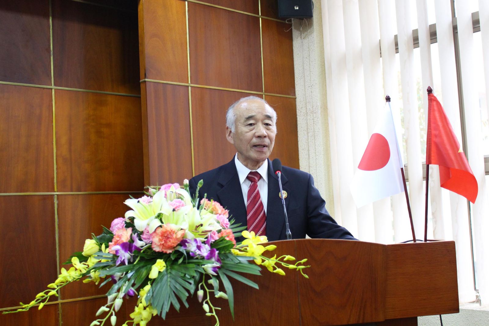 Education Ministry honours Japanese man