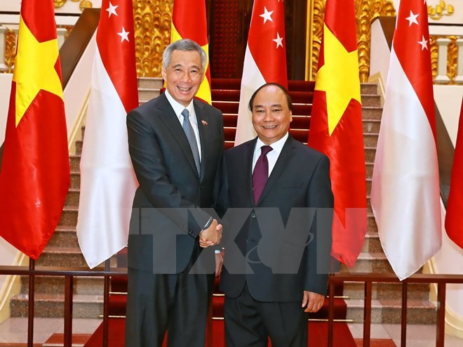 Prime Ministers of Vietnam, Singapore look to foster strategic trust