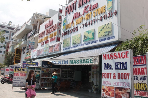 foreign languages dominate shop signs in da nang