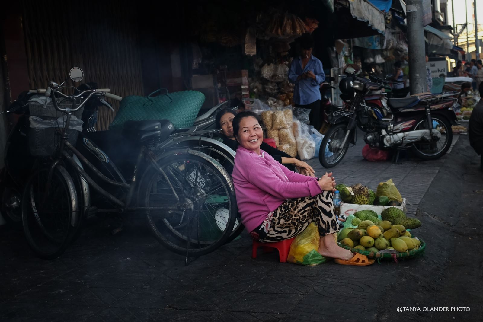 Saigon market women through the lens of Swedish photographer