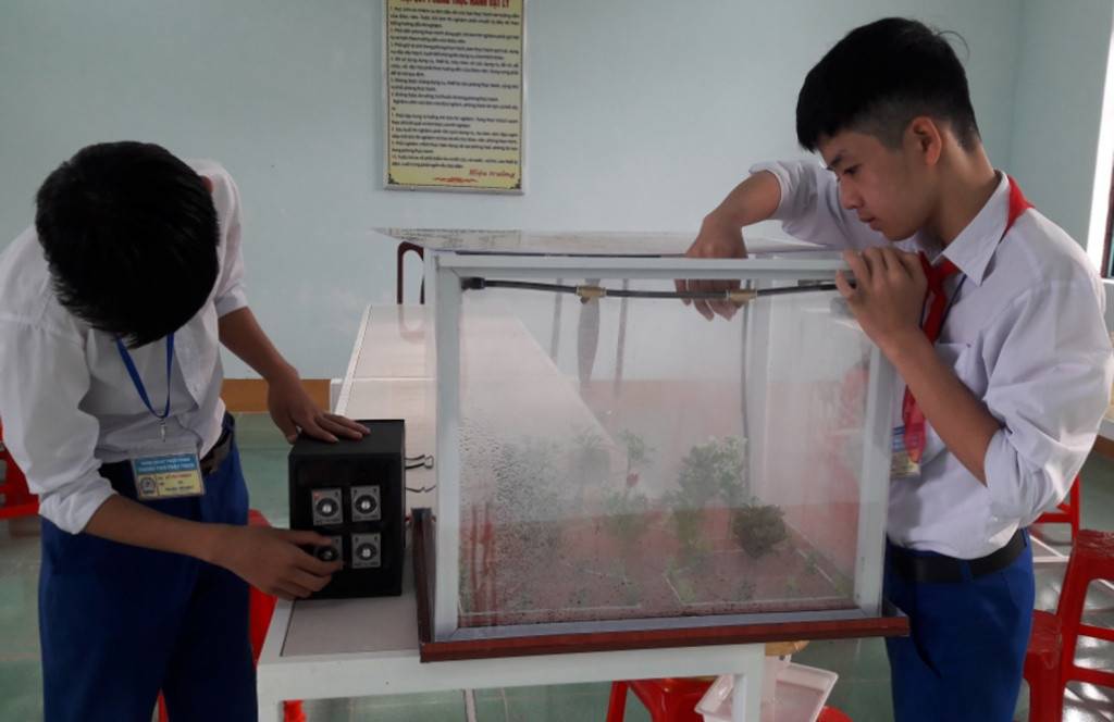 Students create automatic watering pump with waste materials