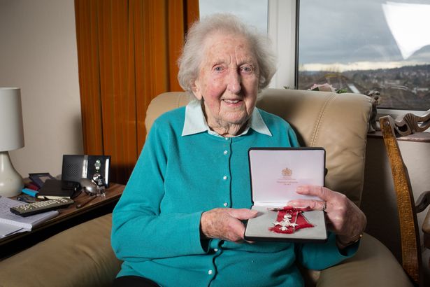 97-year-old ballet teacher keeps teaching