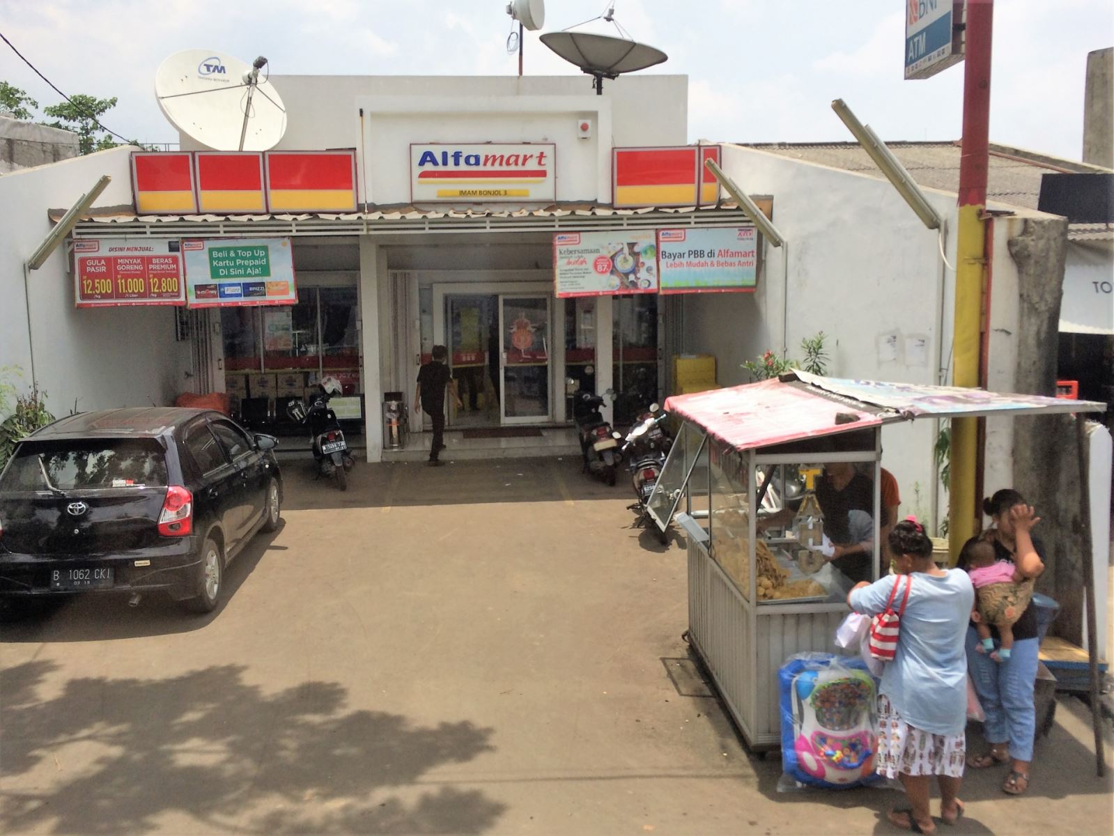 the curious case of mini marts and convenience stores in indonesia and vietnam