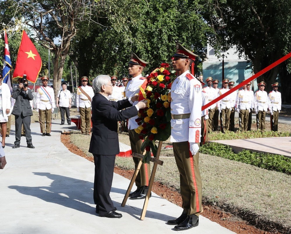 party chief lays flowers at president ho chi minh monument in cuba