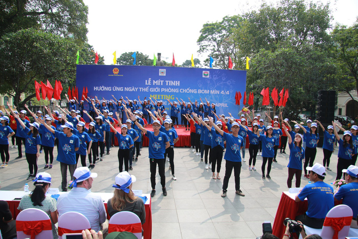 MÃ­t tinh hÆ°á»ng á»©ng NgÃ y tháº¿ giá»i phÃ²ng chá»ng bom mÃ¬n - áº¢nh 4.