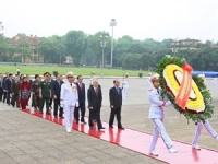 vietnamese leaders pay tribute to late president ho chi minh