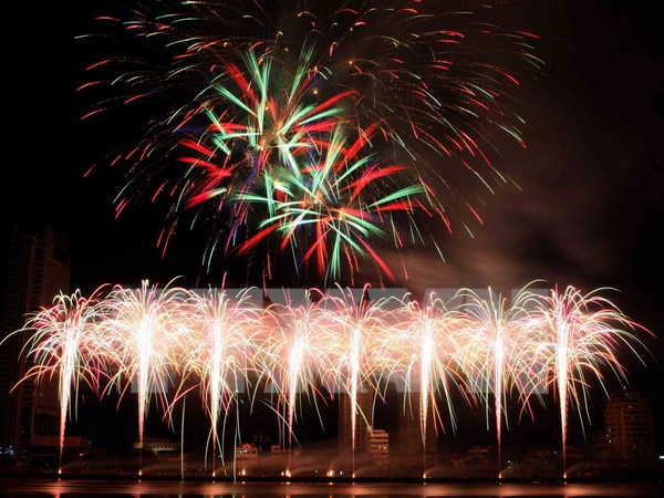 australian team wins da nang international fireworks competition 2015