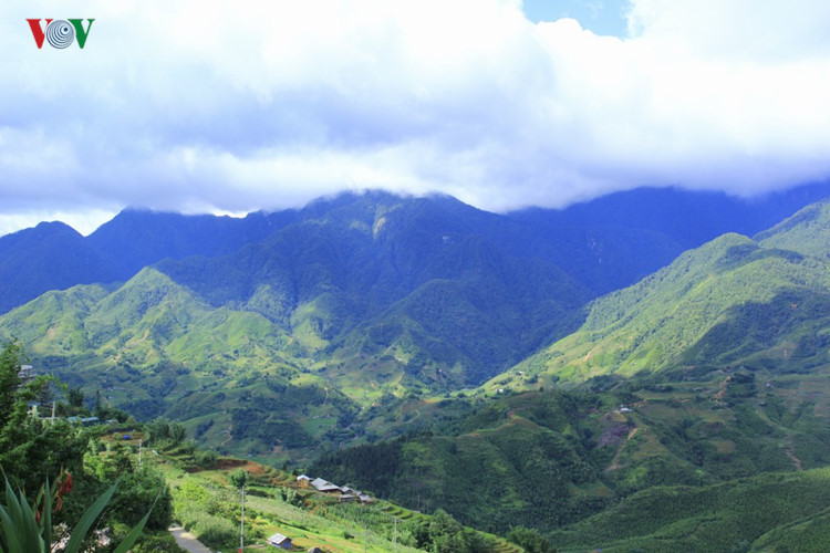 Dramatic images of Sapa and daily life of indigenous people